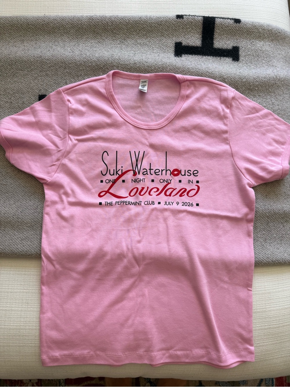 Suki Waterhouse Concert Loveland Pink Graphic Tee - Special Edition